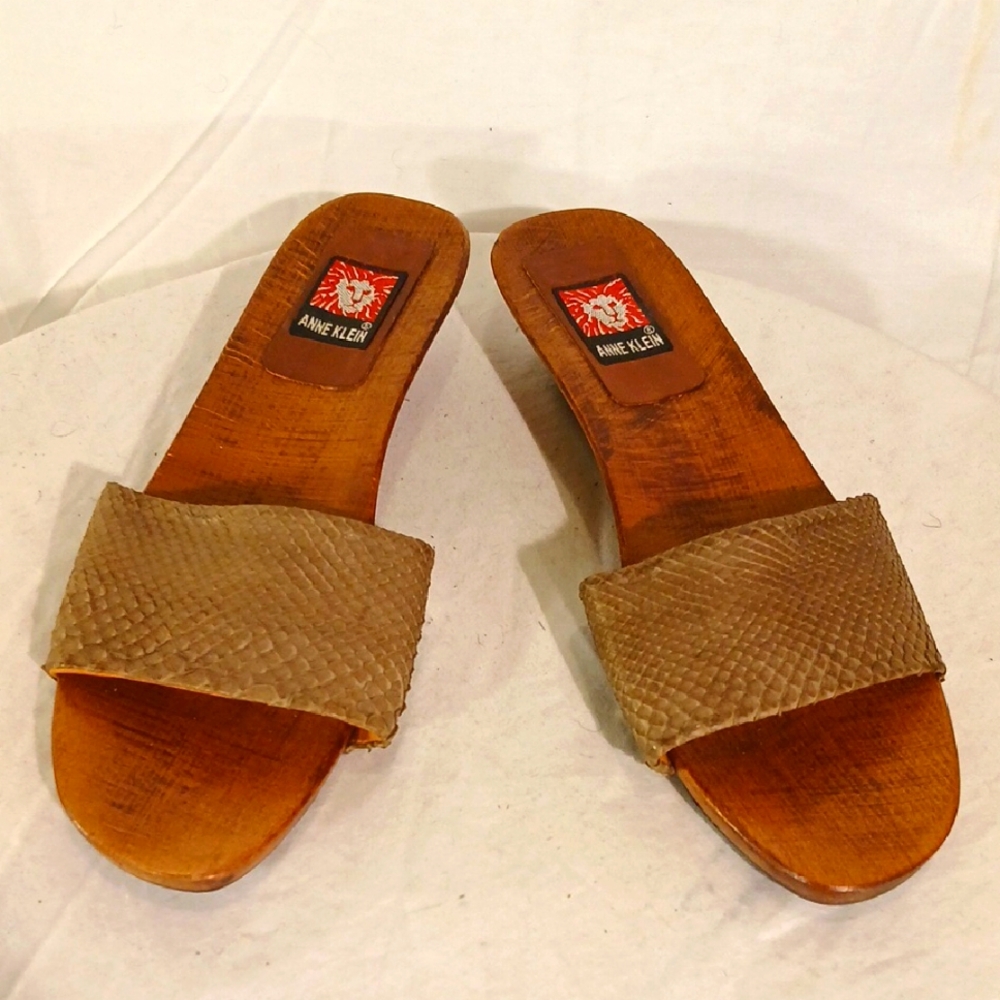 Ann Klien Taupe/Green Snake Leather Mules